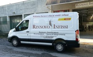 Restyling grafico automezzi aziendali Rinnovo Infissi Furgone